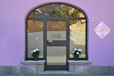 Entrata della casa funeraria